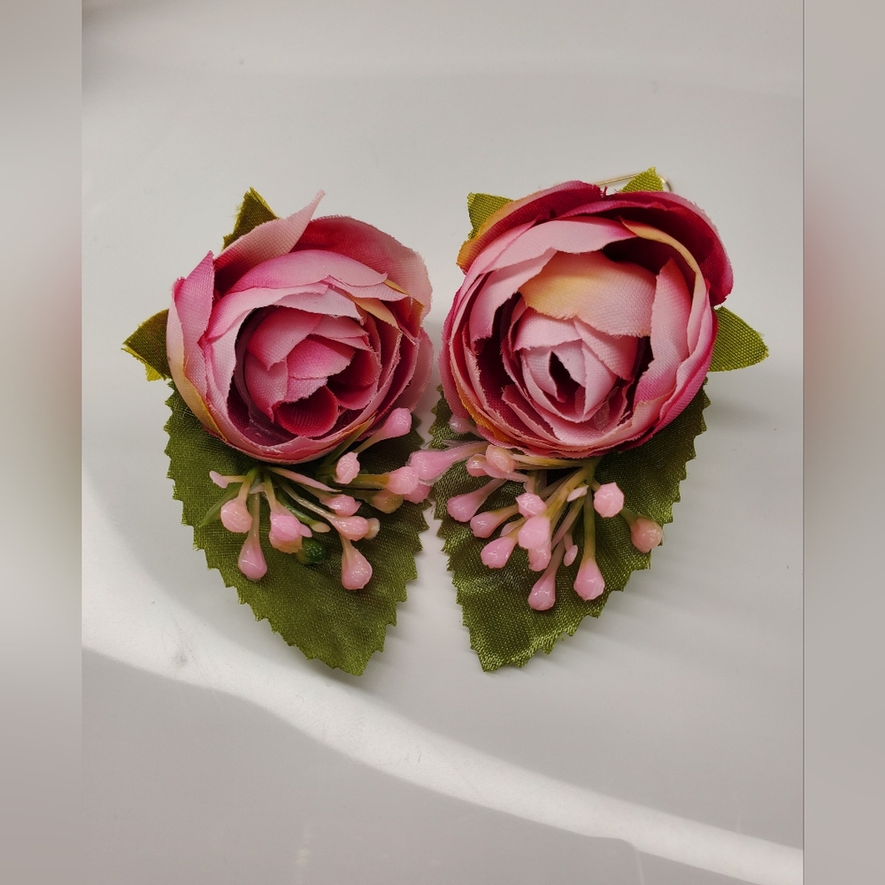 Beautiful trendy flower earrings